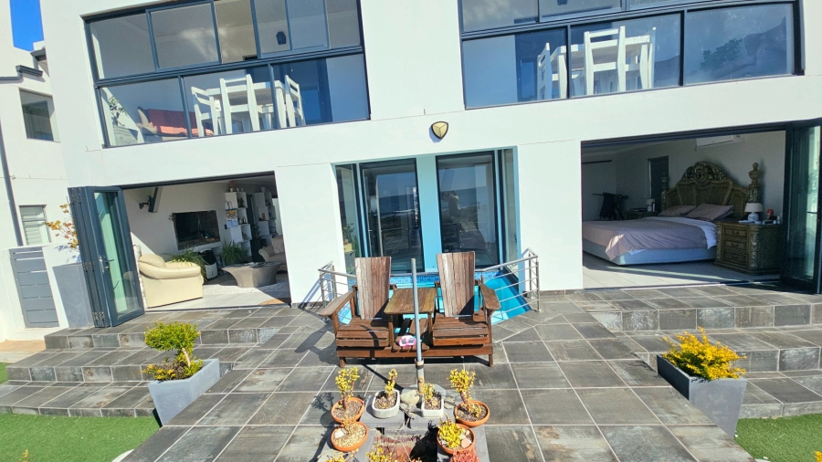 5 Bedroom Property for Sale in Sandy Point Beach Estate Western Cape
